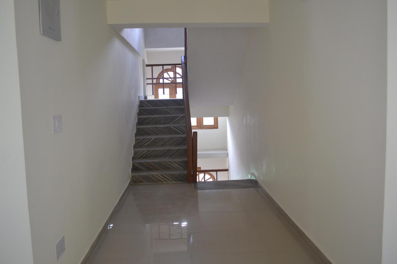 Rewat Residency Manali Hotel Exterior photo